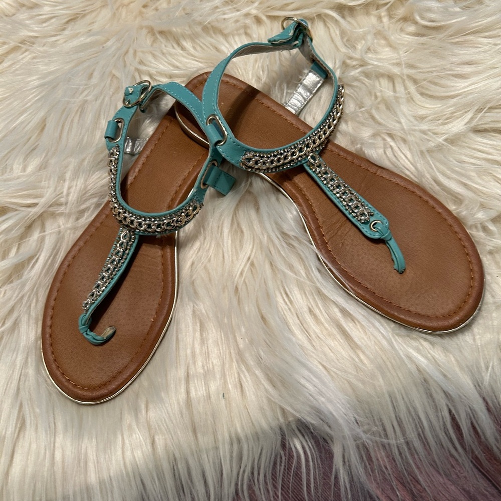 **3 FOR $18** 🛍️ LADIES MINT GREEN THONG SANDALS